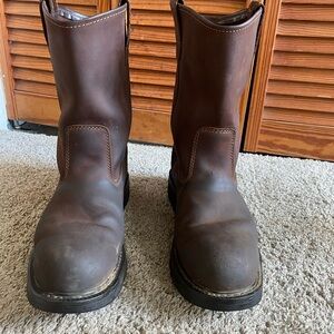 Wolverine men’s steel toe work boot size 11.5 extra wide.